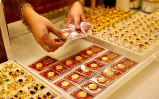 Sau tăng giảm thất thường, giá vàng trở lại vùng đỉnh