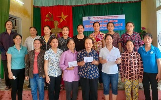 Giúp hội viên giảm nghèo với "Tổ, nhóm phụ nữ tiết kiệm giúp nhau mua bảo hiểm y tế"