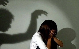 Phía sau bi kịch của em bé bị xâm hại
