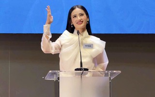 Miss World 2025: Thi hùng biện bằng tiếng Anh, Ý Nhi gây bất ngờ