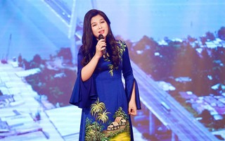NSƯT Bùi Thu Huyền hát ngợi ca vẻ đẹp đồng bằng Bắc Bộ
