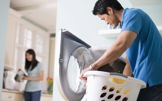 Chồng hối hận khi làm hết mọi việc cho vợ