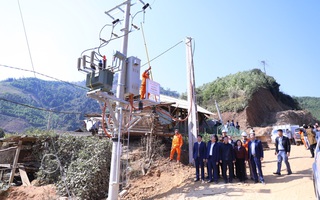 Điện lưới quốc gia mang tri thức đến với người dân thôn Vàng On