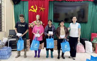 Lãnh đạo Hội LHPN Việt Nam thăm hỏi, tặng quà người dân vùng lũ quét tại huyện Ba Bể, Bắc Kạn