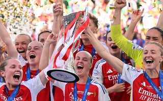 Arsenal gây bất ngờ lớn khi vô địch UEFA Champions League bóng đá nữ