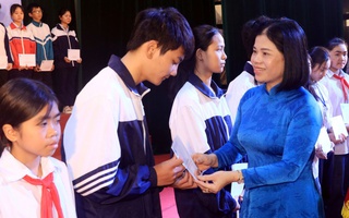 Hội LHPN Nam Định không để việc sắp xếp, kiện toàn bộ máy làm gián đoạn việc đỡ đầu trẻ mồ côi