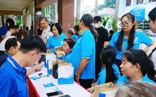 Bình Dương: Hỗ trợ phụ nữ lớn tuổi, phụ nữ dân tộc ứng dụng công nghệ vào đời sống