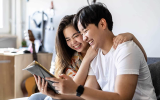 Tháo gỡ "4 nút thắt" những năm đầu hôn nhân