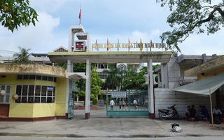 Nam Định: Sức khỏe của cháu bé bị công nông tự chế cán qua người ra sao?