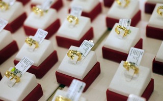 Giá vàng diễn biến khó lường
