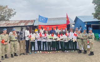Người lính "mũ nồi xanh" mang nụ cười đến với trẻ em Nam Sudan 