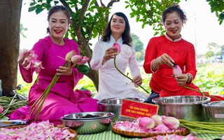 Trải nghiệm ướp trà sen theo công thức của nghệ nhân