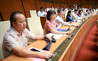 Quốc hội "chốt" giảm 2% thuế VAT đến hết năm 2026, mở rộng nhiều dịch vụ, hàng hóa