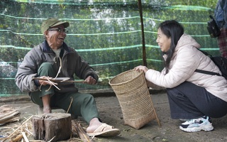 Hồi sinh nghề đan lát của người dân tộc Cơ Tu nhờ du lịch cộng đồng