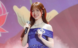 Hòa Minzy tham gia chương trình lan tỏa tinh thần sống xanh