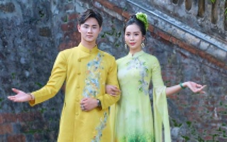 Áo dài khắc họa "12 mùa hoa Hà Nội"