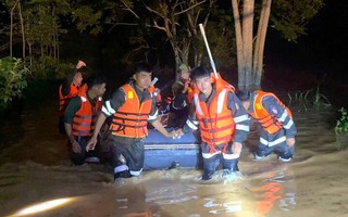 Lạng Sơn: Hàng trăm hộ dân bị cô lập trong mưa lũ