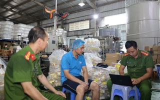 Công an Hưng Yên triệt phá đường dây nhập lậu cả nghìn tấn "dầu thực vật giả"