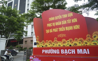 Hà Nội rộn ràng chào đón ngày chính thức vận hành chính quyền địa phương 2 cấp
