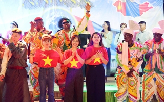 Nữ bác sĩ "mũ nồi xanh" lan tỏa văn hóa Việt ở Nam Sudan