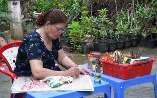 Nghệ thuật vẽ tranh trên kính của đồng bào Khmer ở Sóc Trăng trước nguy cơ thất truyền
