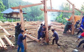 Thủ tướng yêu cầu quyết liệt, thần tốc hơn nữa, quyết tâm xoá nhà tạm, nhà dột nát trước 31/8/2025