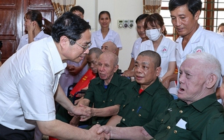 Tiếp tục chăm lo tốt đời sống người có công với cách mạng