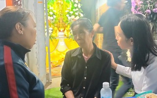 Chủ tịch Hội LHPN TPHCM viếng 2 mẹ con tử vong do tai nạn giao thông 