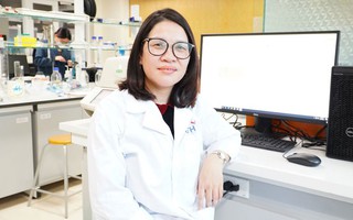 Những nhà khoa học nữ miệt mài giải mã vi nhựa