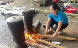 Những "bếp ăn yêu thương" giữa mùa nước lũ