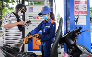 Giá xăng giảm lần thứ 2 liên tiếp, về dưới 19.800 đồng/lít