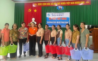 Phụ nữ xã Nha Bích "Đi chợ dùng giỏ xách, hạn chế sử dụng túi nilon"