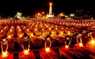 "Thân hy sinh thơm đất, thơm trời"