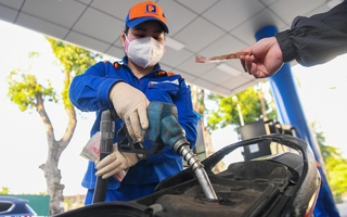 Giá xăng giảm lần thứ 2 trong tuần