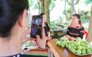 Từ kỹ năng mềm đến thương mại điện tử: Hành trình mới của phụ nữ vùng cao Quảng Ngãi