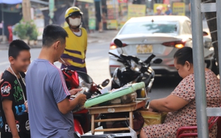 Bất an khi tình trạng hút thuốc lá nơi công cộng vẫn diễn ra phổ biến