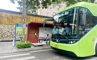 Tăng cường 20 tuyến buýt phục vụ Triển lãm 80 năm ngày Quốc khánh