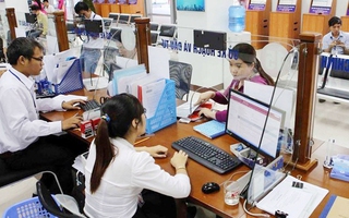 Chính phủ chỉ đạo sắp xếp, bố trí lại đội ngũ cán bộ, công chức; kiện toàn lãnh đạo cấp xã