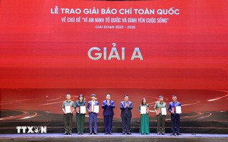 Trao giải báo chí toàn quốc về chủ đề "Vì an ninh Tổ quốc và bình yên cuộc sống"