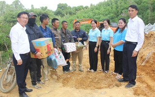Hội LHPN tỉnh Lào Cai thăm hỏi cán bộ, công nhân thi công Dự án đường dây 500kV