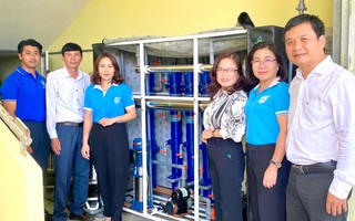 Lâm Đồng: Trao tặng hệ thống lọc nước và học bổng cho học sinh vùng sâu, vùng xa