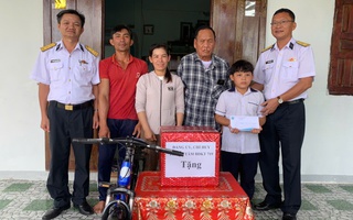 Trung tâm Bảo đảm Kỹ thuật 719, Vùng 4 Hải quân
đỡ đầu con ngư dân tại tỉnh Khánh Hòa