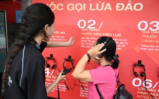"Ngày hội bình yên": Phát miễn phí hàng nghìn tờ rơi cảnh báo lừa đảo công nghệ cao