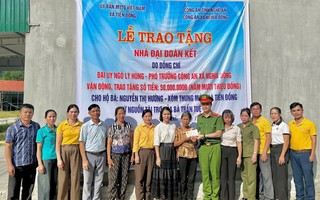 Phó trưởng Công an xã giúp các hộ nghèo có mái nhà để an cư