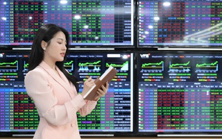 Chứng khoán tuần 18 - 22/8: VN-Index vượt đỉnh, khó tránh "rung lắc"