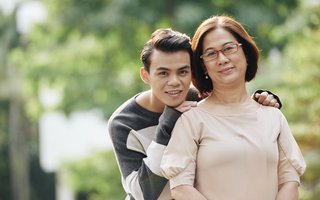Tìm lại kết nối từng đứt gãy với con trai út