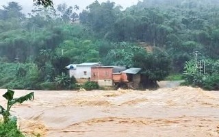 Thanh Hóa: Lũ ống bất ngờ cuốn trôi hai mẹ con khi đang qua suối