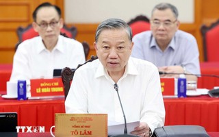 Bộ Chính trị cho ý kiến về công tác chuẩn bị Đại hội Đảng bộ thành phố Hà Nội và TP Hồ Chí Minh