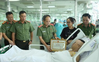 Vợ đại úy CSCĐ bị "quái xế" tông khi làm nhiệm vụ: "Gia đình tôi không kêu gọi quyên góp vật chất"