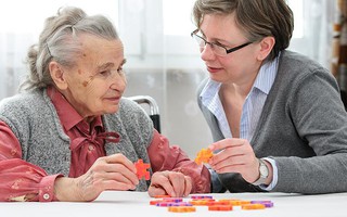 Axit béo Omega-3 có thể bảo vệ phụ nữ trước căn bệnh Alzheimer